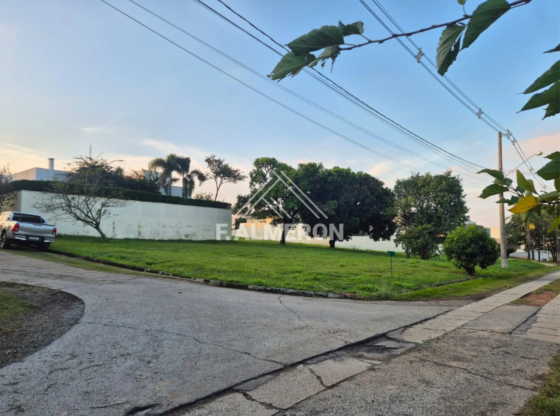 Terreno de esquina - Cond. Palmeiras Imperiais, Salto/SP